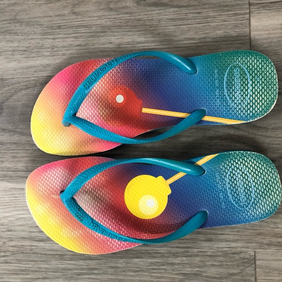 Havianas Flip Flops - Picture 2 of 4